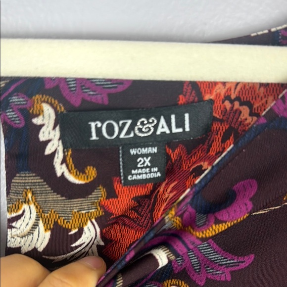 Roz & Ali Autumn Floral Pattern Asymmetrical Hem Tunic Size 2X - Picture 3 of 9